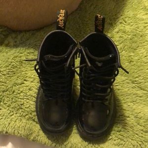 Toddler Dr Martens boots shiny black